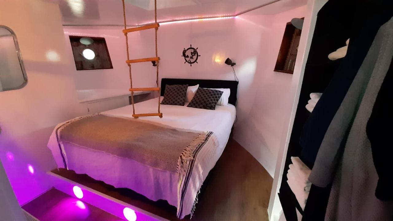 De Coaster & Aquarium Ponton Hotel Rotterdam Luaran gambar